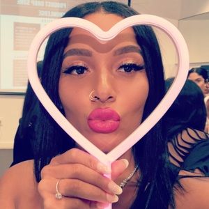 Meet your Posher, Lee